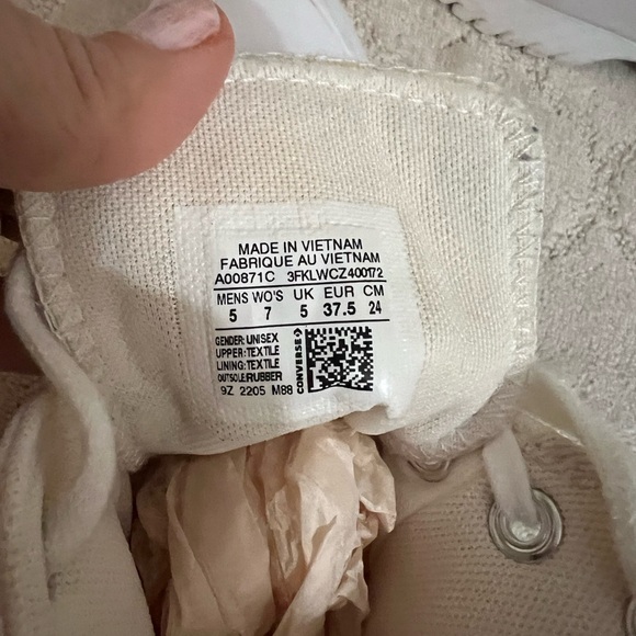 Converse All Star White Lugged High-Tops, Size 7 ( women’s) - Picture 15 of 16
